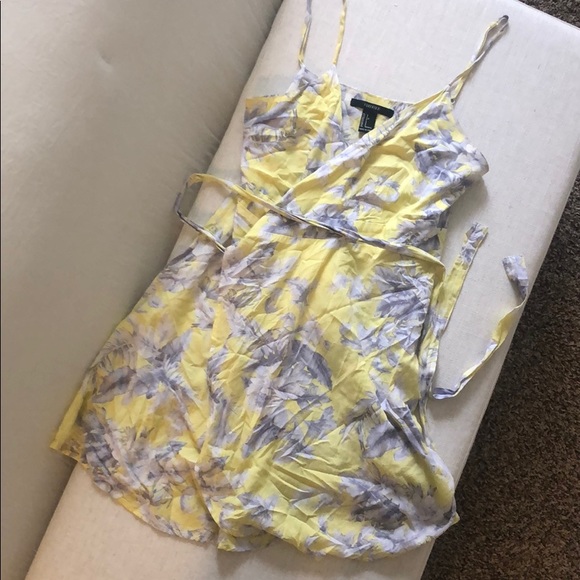 Bright Wrap Dress - Picture 2 of 4